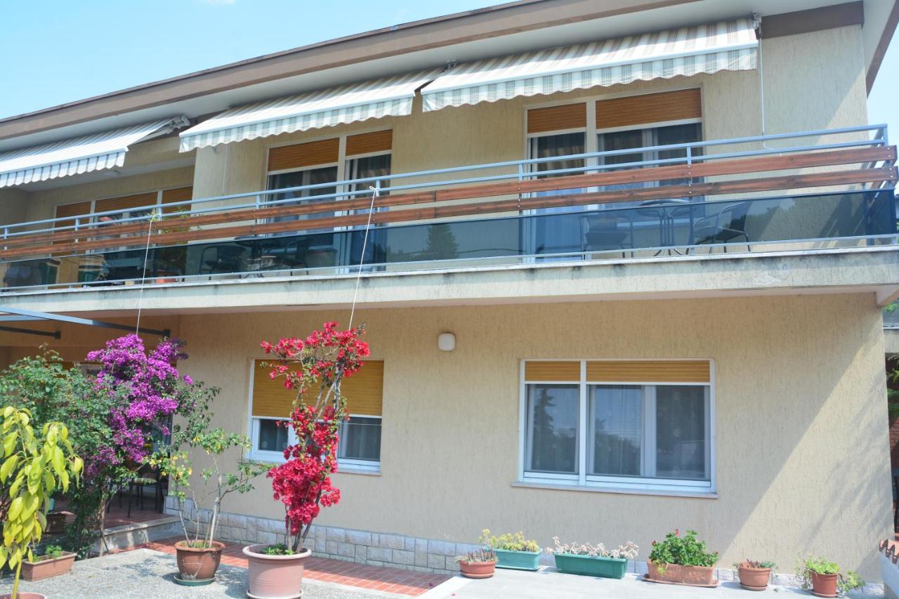 Apartments Orange Ловран Екстериор снимка