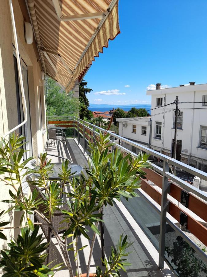 Apartments Orange Ловран Екстериор снимка