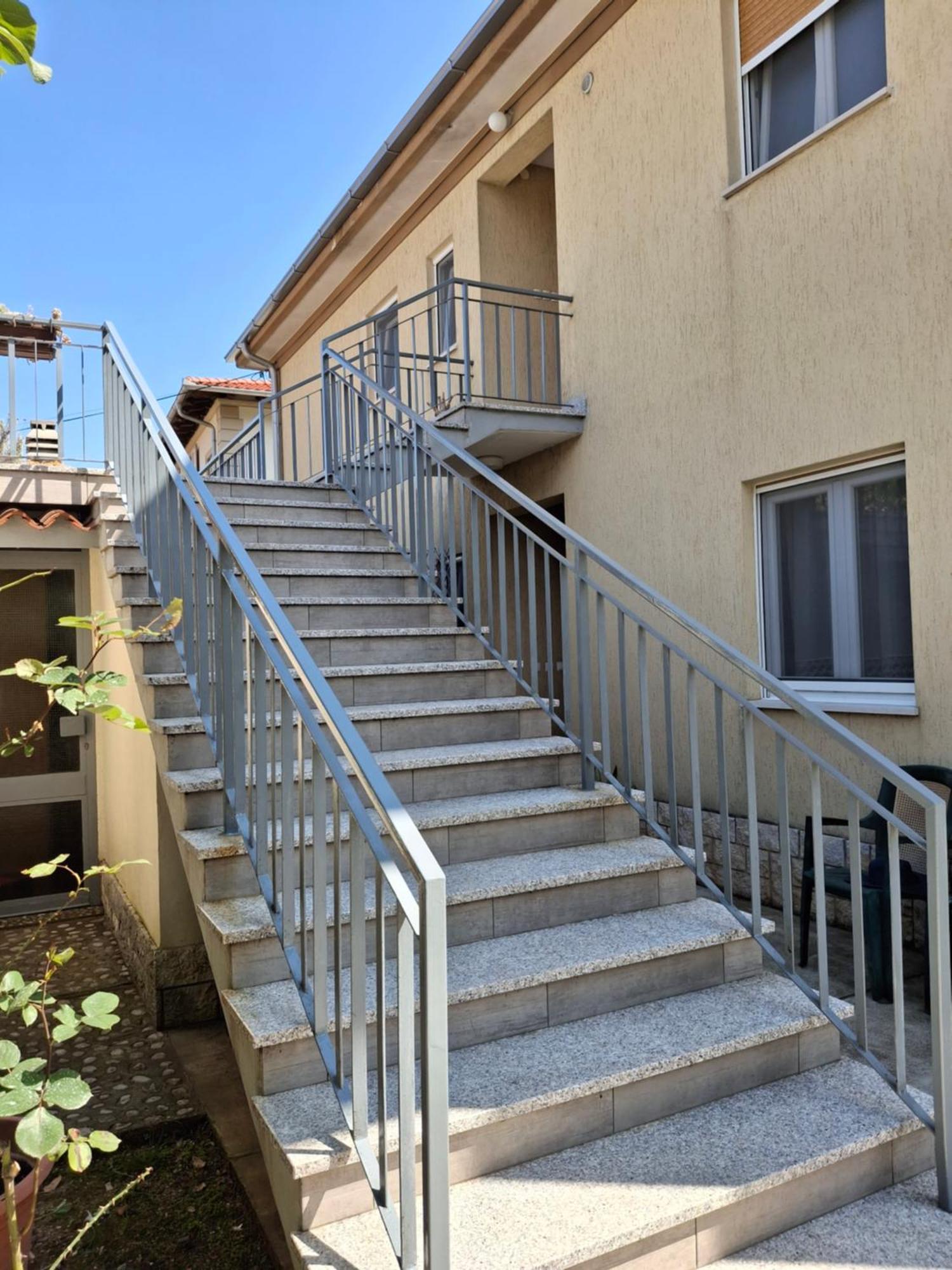 Apartments Orange Ловран Екстериор снимка