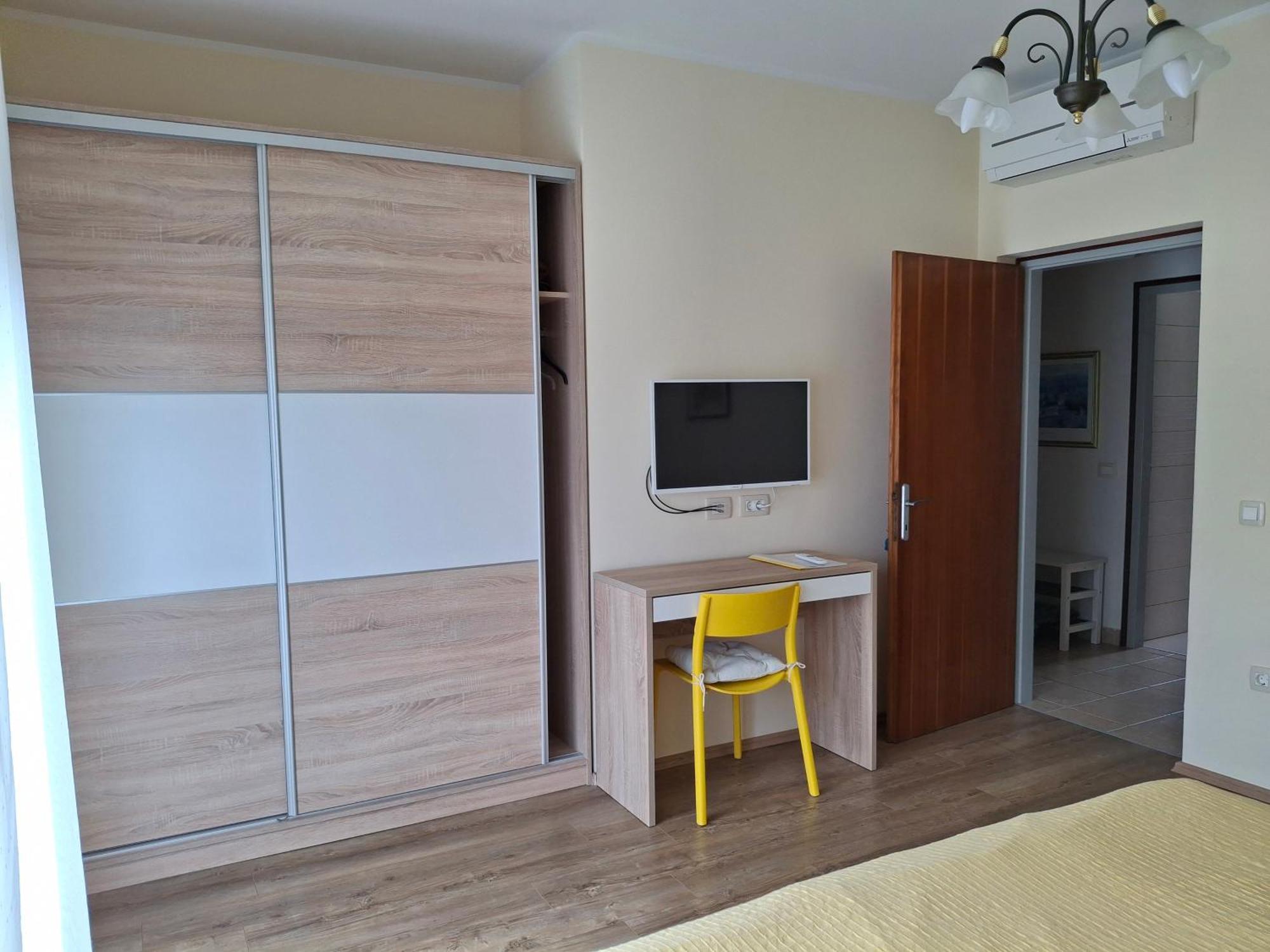 Apartments Orange Ловран Стая снимка